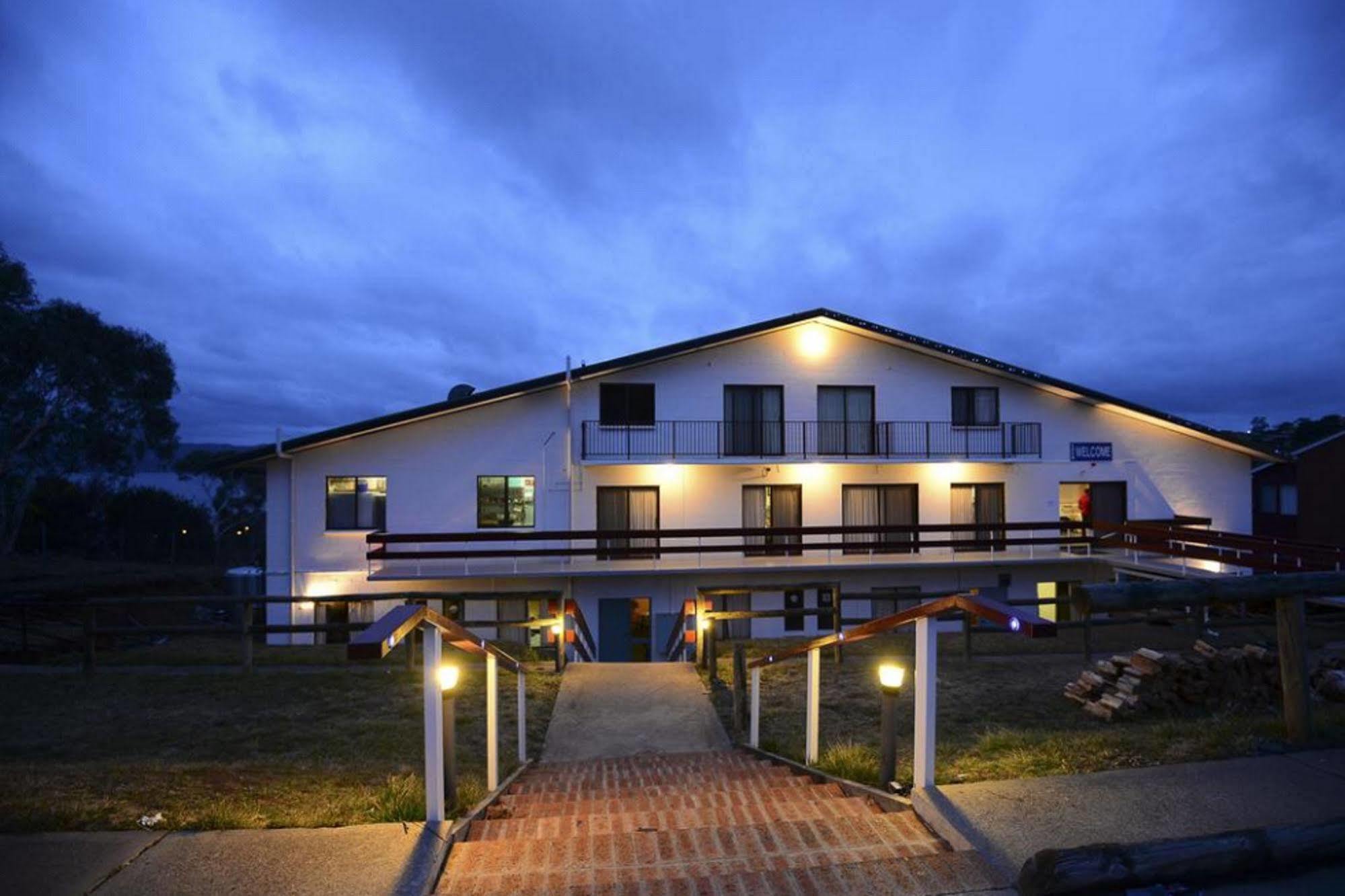Alpine Resort Motel Jindabyne Exterior photo